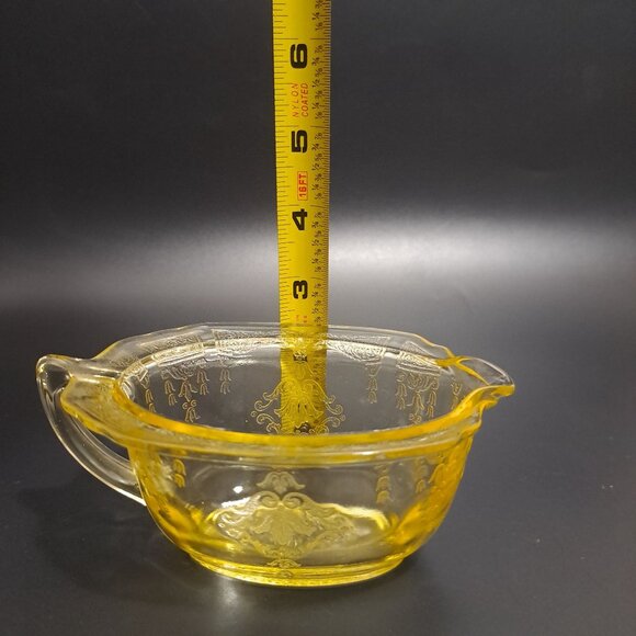 Anchor Hocking Princess Yellow Glass Creamer With Embossed Design Vintage - Picture 4 of 15